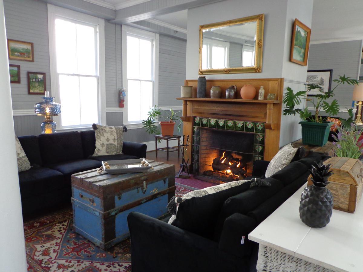 Grand Old Lady Hotel Waynesville Bagian luar foto
