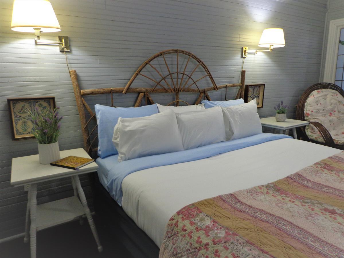 Grand Old Lady Hotel Waynesville Bagian luar foto