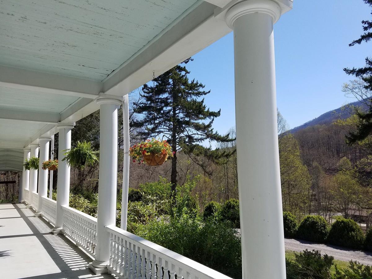 Grand Old Lady Hotel Waynesville Bagian luar foto