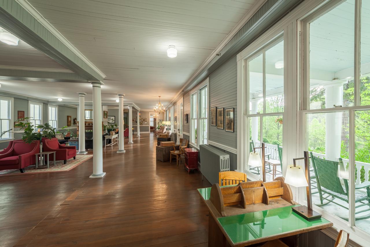 Grand Old Lady Hotel Waynesville Bagian luar foto