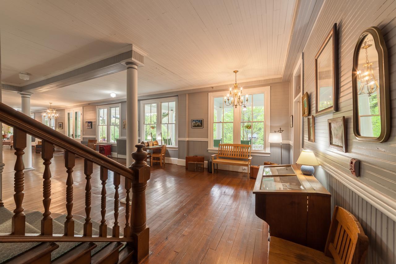 Grand Old Lady Hotel Waynesville Bagian luar foto