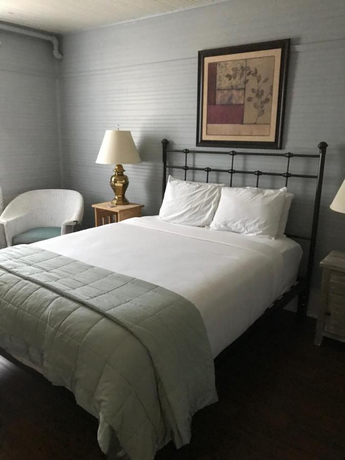 Grand Old Lady Hotel Waynesville Bagian luar foto